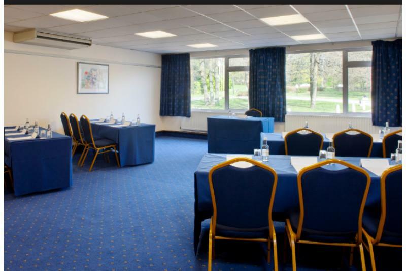 Days Inn Magor with Undy Extérieur photo